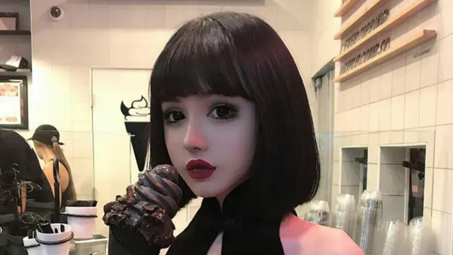 Saat Ini Akun Instagram Kina Shen Memiliki Ratusan Ribu Pengikut