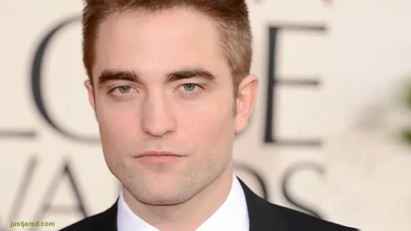 robert-pattinson-130821b.jpg