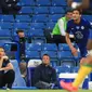 Pelatih Chelsea, Frank Lampard menyaksikan pemainnya bertanding melawan Norwich City pada pertandingan lanjutan Liga Inggris di Stamford Bridge, London, Inggris (14/7/2020). Chelsea menang tipis 1-0 atas Norwich. (AP Photo/Adam Davy,Pool)