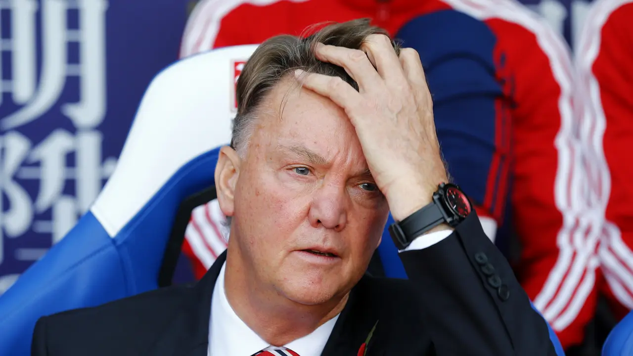 Setahun di MU, Louis van Gaal Masih Lupa Nama Pemainnya