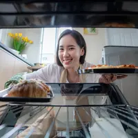 Ilustrasi Masak di Microwave via Shutterstock.com