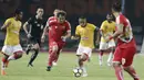 Gelandang Selangor FA, Evan Dimas, menggiring bola saat melawan Persija Jakarta pada laga persahabatan di Stadion Patriot, Jawa Barat, Kamis (6/9/2018). Persija kalah 1-2 dari Selangor FA. (Bola.com/M Iqbal Ichsan)
