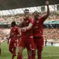 Bek Persija Jakarta, Jaimerson Xavier, merayakan gol yang dicetak Marko Simic ke gawang Sriwijaya FC pada laga Liga 1 di Stadion Wibawa Mukti, Jawa Barat, Sabtu (24/11). Persija menang 3-2 atas Sriwijaya. (Bola.com/Yoppy Renato)