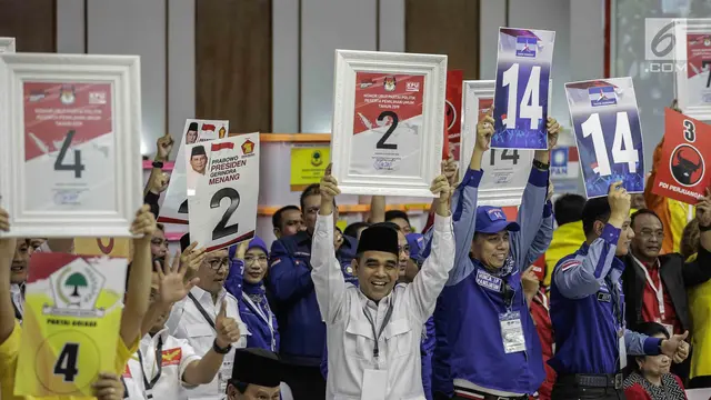 Tak Mau Kalah dengan Suporter Bola, Peserta Parpol Bawa Poster Nomor Urut
