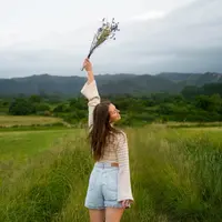 Bahagia menikmati waktu sendiri/copyright freepik.com/freepik