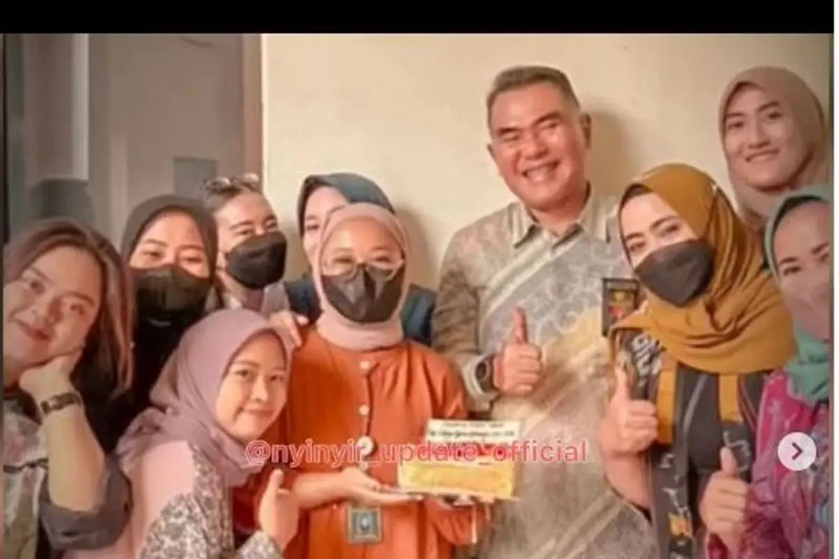 Hakim Kasus Ferdy Sambo Wahyu Iman Santoso Dapat Kejutan Ulang Tahun dari Penggemar