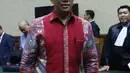 Mantan Menpora Imam Nahrawi usai menjalani sidang dakwaan kasus suap dana hibah KONI di Pengadilan Tipikor, Jakarta, Jumat (14/2/2020). Imam didakwa menerima suap sebesar Rp 11,5 miliar dari mantan Sekjen KONI Ending Fuad Hamidy dan mantan Bendahara KONI Johnny E Awuy. (Liputan6.com/Angga Yuniar)