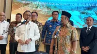 Menteri Koordinator Bidang Pangan Zulkifli Hasan menjelaskan mengenai proses transformasi Bulog di Kantor Pusat Perum Bulog, Jakarta, Jumat (28/11/2024). (Arief/Liputan6.com)