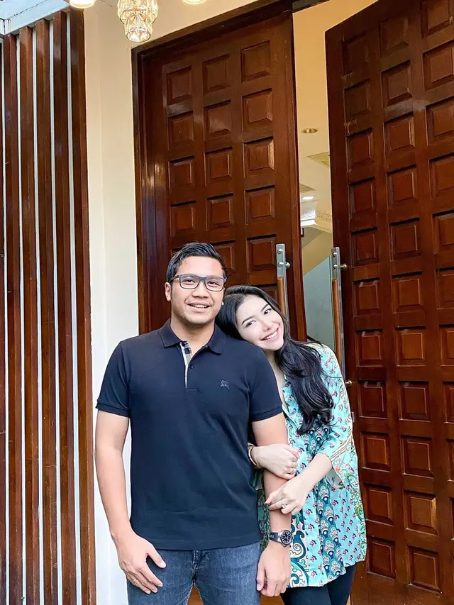 6 Potret Rica Andriani dan Fahrul Sudiana Usai Menikah, Makin Lengket
