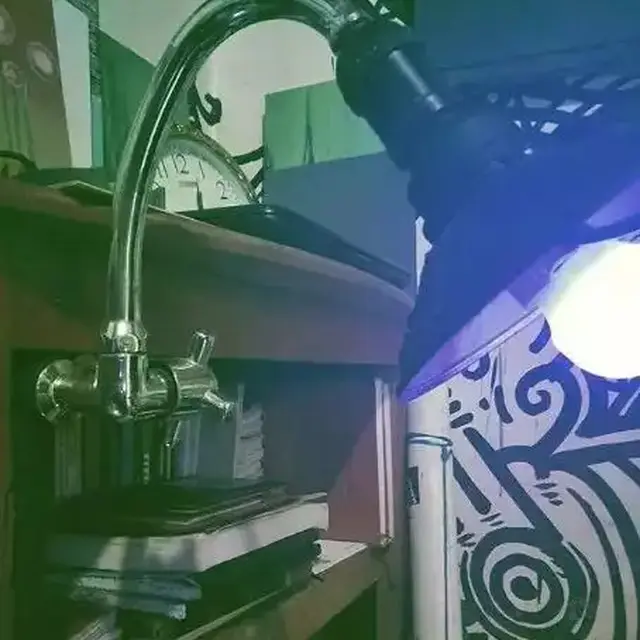 6 Potret Lampu Tidur Nyeleneh Ini Bikin Senyum Tipis, Ada Saja Kreasinya