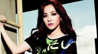 Sandara Park atau Dara personel 2NE1 yang menjadi artis K-Pop pertama membintangi produk model fesyen ternama internasional. [kpopstarz]