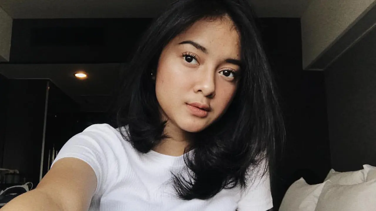 4 Potret Penyanyi Muda Rahmania Astrini