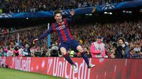 Penyerang Barcelona, Lionel Messi merayakan selebrasi usai mencetak gol ke gawang Bayern Muenchen pada leg pertama babak semifinal Liga Champions di Camp Nou, Kamis (7/5/2015). Barcelona menang 3-0 atas Bayern Muenchen. (Reuters/Gustau Nacarino)