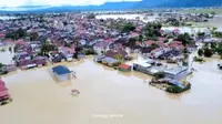 Banjir parah menerjang Kabupaten Kerinci dan Kota Sungai Penuh, Provinsi Jambi, awal tahun 2024. (foto: tangkapan layar Instagram @anggi.gstwn)