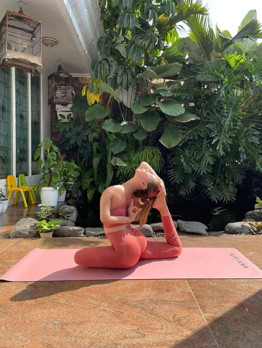 Inul Daratista Yoga (Instagram/inul.d)