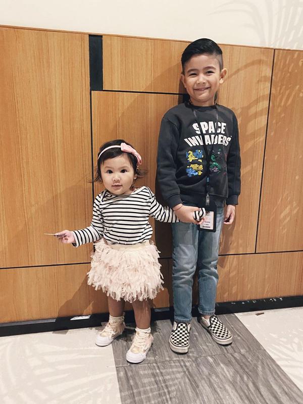 Potret Kompak Buah Hati Ryan Delon dan Sharena. (Sumber: Instagram.com/mrssharena)
