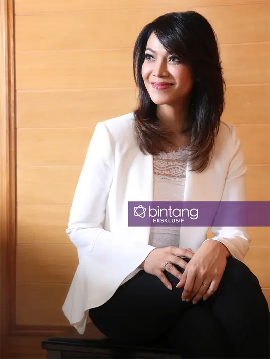 Foto-foto dan wawancara eksklusif dengan Ira Koesno beberapa waktu lalu. Foto: Bambang E. Ros, DI: Muhammad Iqbal Nurfajri.