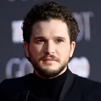 Ketampanan Kit Harington dengan rambut cepak di red karpet premiere serial Game of Thrones season 8 (sumber: Liputan6.com/IG/kitharingtonig)