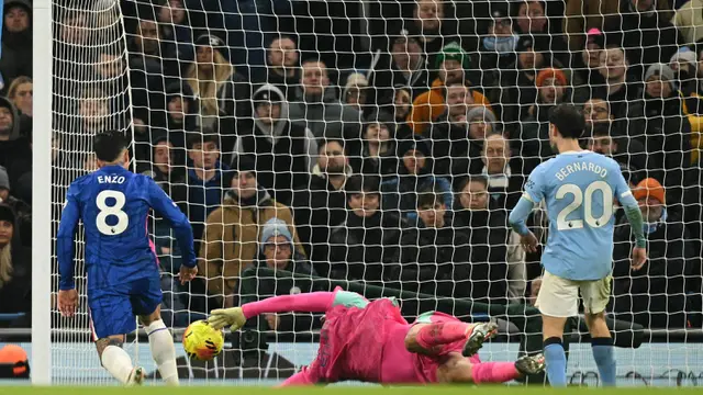 Foto: Enzo Fernandez Buyarkan Kemenangan Manchester City di Depan Mata