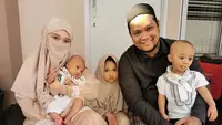 Potret kebersamaan Virgoun dan istri asuh buah hati (Sumber: Instagram/virgoun_)