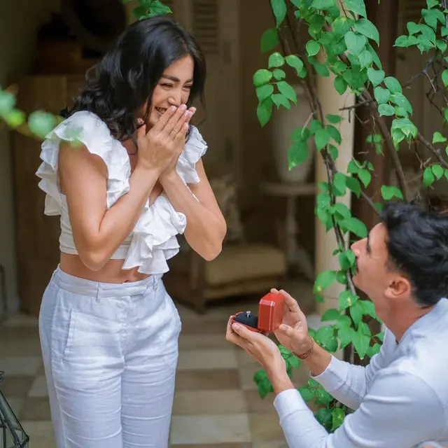 6 Momen Jessica Iskandar Dilamar Vincent Verhaag, El Barack Ikut Bahagia