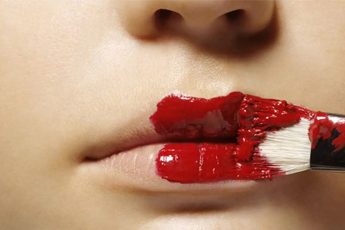 8 Lukisan Bibir Bikin Kamu Ingin Dandan Terus