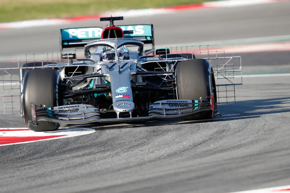 Lewis Hamilton Tercepat di Tes Pramusim F1 Barcelona Sesi 1