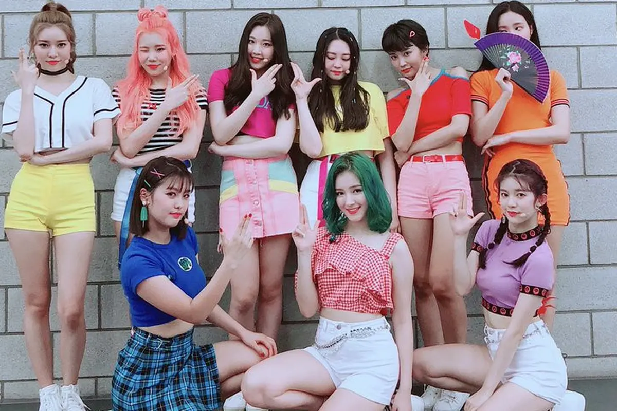 [Bintang] MOMOLAND