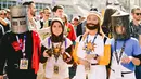 Csplayer berbagai karakter berpose saat menghadiri San Diego Comic-Con International 2019 di San Diego, California, Amerika Serikat, Kamis (18/7/2019). (Matt Winkelmeyer/Getty Images/AFP)