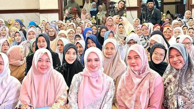 Potret Kesibukan Inara Rusli di Bulan Ramadhan yang Produktif. (instagram/mommy_starla)