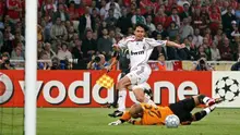 Filippo Inzaghi membobol gawang Pepe Reina pada laga final Liga Champions 2007.