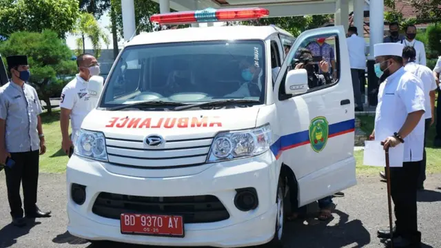 Kisah Sopir Ambulans Pemkot Bengkulu Kuliah S2 Hukum