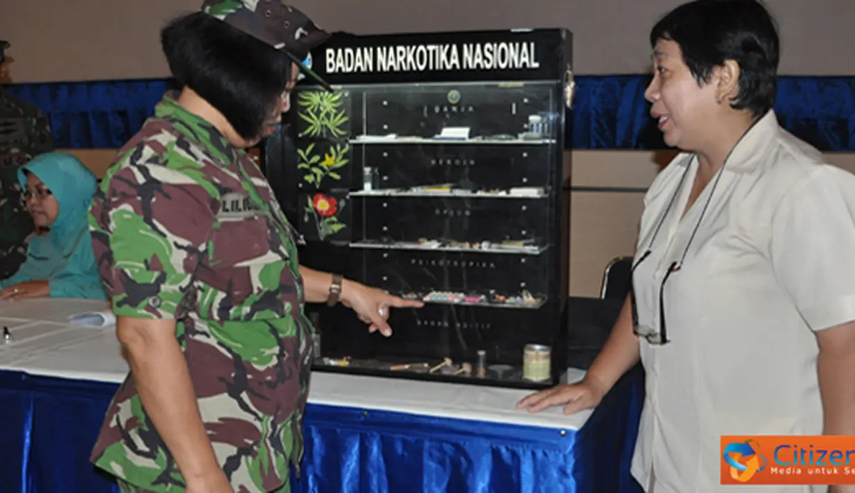 Citizen6, Surabaya: Pada materi pertama yang mengusung materai tentang Napza yang dipaparkan PNS Erny, mengatakan bahwa Napza merupakan ancaman dan musuh besar bagi kelangsungan masa depan generasi bangsa. (Pengirim: Penkobangdikal)