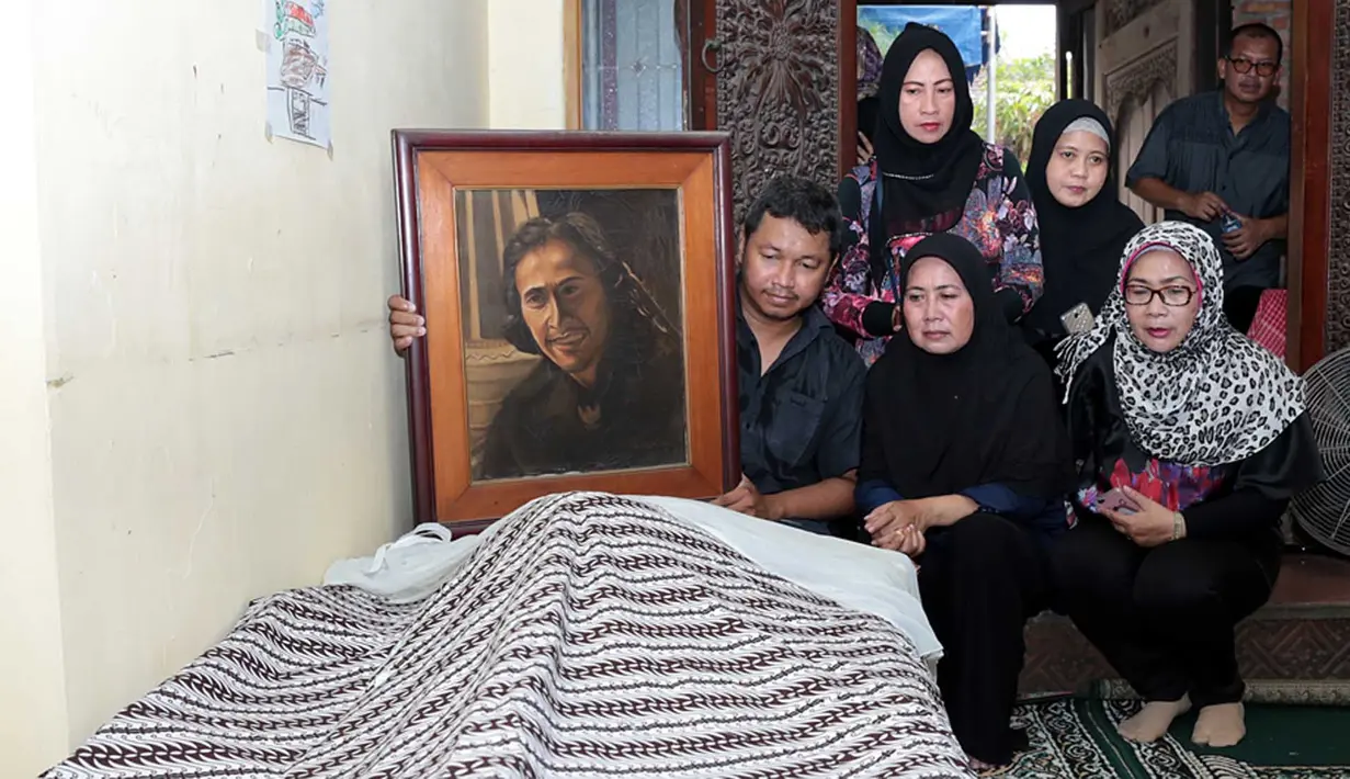 Boni pun menuturkan, sebelum meninggal dunia Leo sempat mendapat perawatan intensif di RS Imanuel, Bandung, Jawa Barat. Leo menderita sakit Disentria Amoeba yang menyerang pada bagian usus dan menyebabkan diare. (Deki Prayoga/Bintang.com)