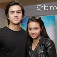 Rizky Nazar latihan akting lewat kaca, agar berhasil memerankan sosok karismatik Arga yang ia perankan di film ILY from 38.000 ft.