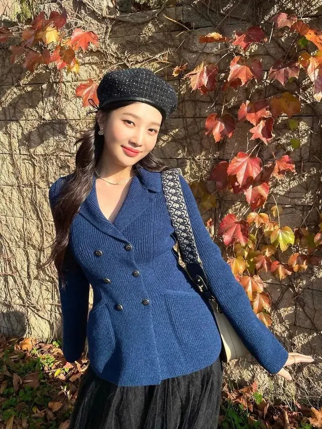 8 Cara Seru Mix and Match Baju Warna Navy ala Seleb, Jennie BLACKPINK-Najwa Shihab