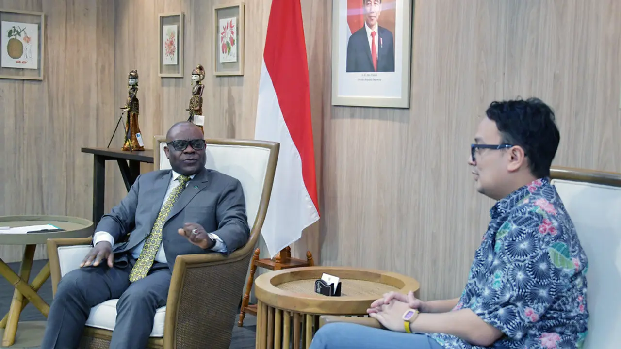 Wakil Menteri Perdagangan (wamendag) Jerry Sambuaga menerima kunjungan Sekretaris Jenderal D-8, Isiaka Abdul Qadir Imam di Kantor Kementerian Perdagangan, Jakarta. (Dok Kemendag)