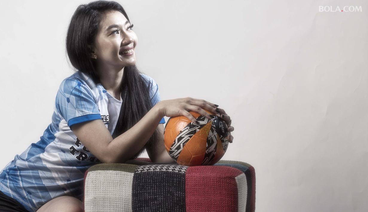 Fithri Syamsu atlet futsal Indonesia, dalam sesi foto setelah acara KLY Lounge di Redaksi KLY, Rabu (28/11/2018) Jakarta. (Bola.com/Peksi Cahyo)