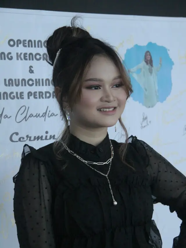 Dinda Claudia Alvian (ist)