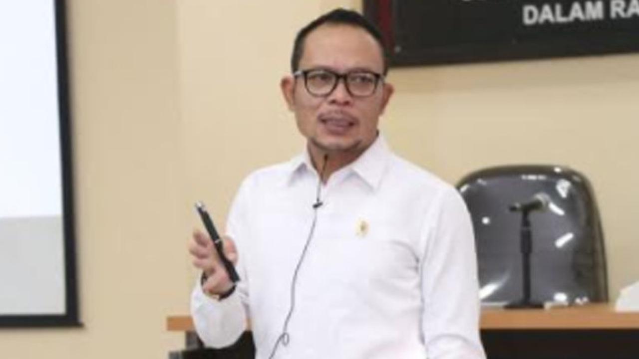 Menaker Hanif Hadiri Pertemuan K3 Tingkat ASEAN di Singapura