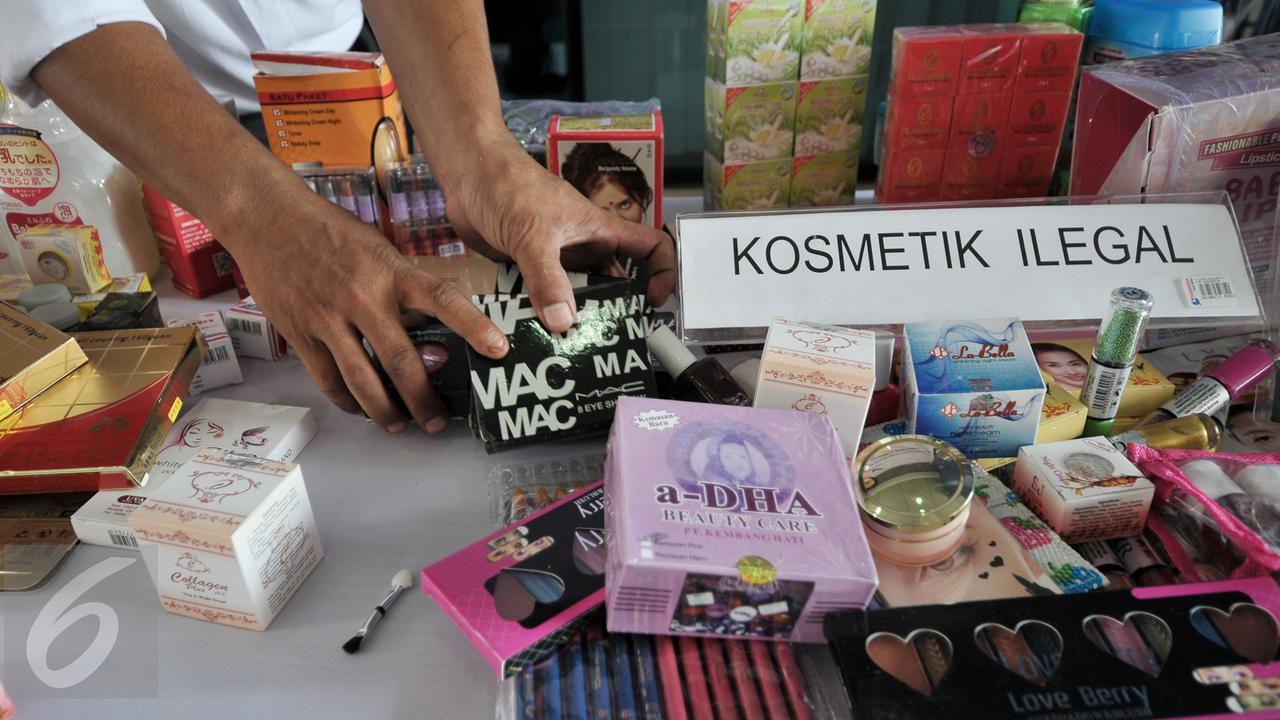 20160825-BPOM Bakar 300 Ribu Lebih Produk Pangan dan Kosmetik Ilegal-Jakarta
