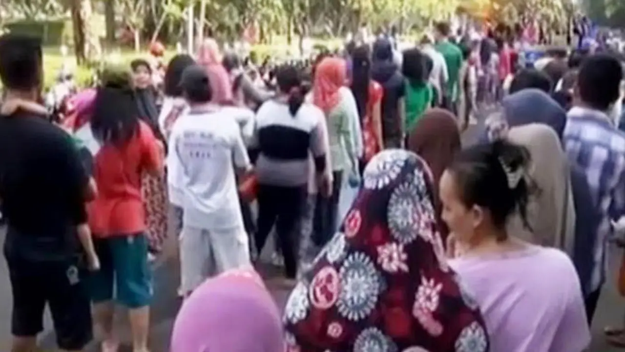 Warga Serbu Pasar Murah hingga Solo Batik Karnival 2015