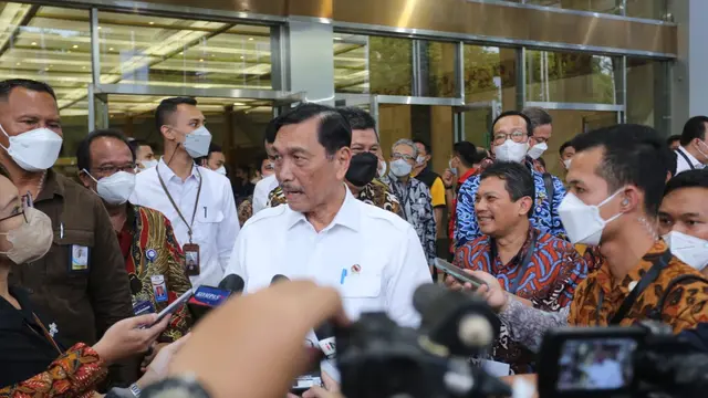 Menteri Koordinator  bidang Maritim dan Investasi (Menko Marves) Luhut Binsar Panjaitan atau Menko Luhut