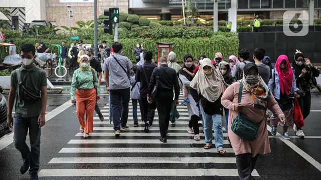 Aktivitas Warga di Tengah Ancaman Cuaca Ekstrem