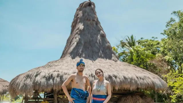 7 Momen Mesra Raffi Ahmad dan Nagita Slavina Liburan di Sumba, Romantis