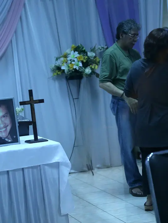 James Sahertian. Lahir di Jakarta, 2 Mei 1967. Suami Roweina Umboh ini meninggal dunia di usia 47 tahun pada 12 April 2015 di Rumah Sakit JHC Jakarta karena serangan jantung. (Galih W. Satria/Bintang.com)