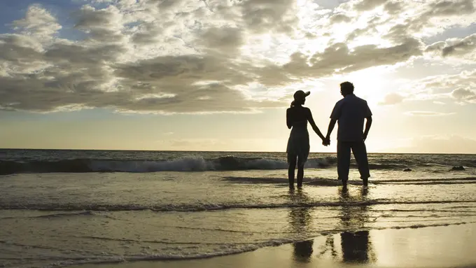 Genggam Tanganku, Agar Kita Rasakan Jatuh Cinta