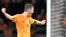 Striker Wout Weghorst yang membawa Belanda ke Jerman setelah mencetak satu-satunya gol. (Wout Weghorst)