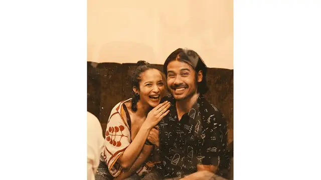 Main Film Bareng, Ini 6 Potret Kemesraan Putri Marino dan Chicco Jerikho