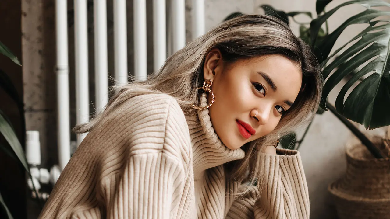 Merayakan Hari Perempuan Internasional dengan Koleksi Lipstik Matte Bertekstur Glitter